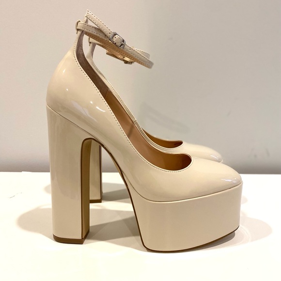 Nude Patent Platform Pumps Steve Madden Skyrise 8 and 8.5 - Picture 3 of 11